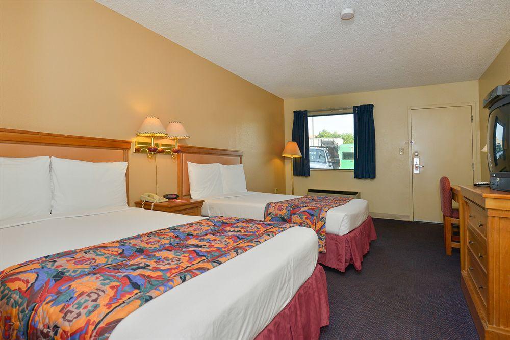 Econo Lodge Springfield I-44 Экстерьер фото