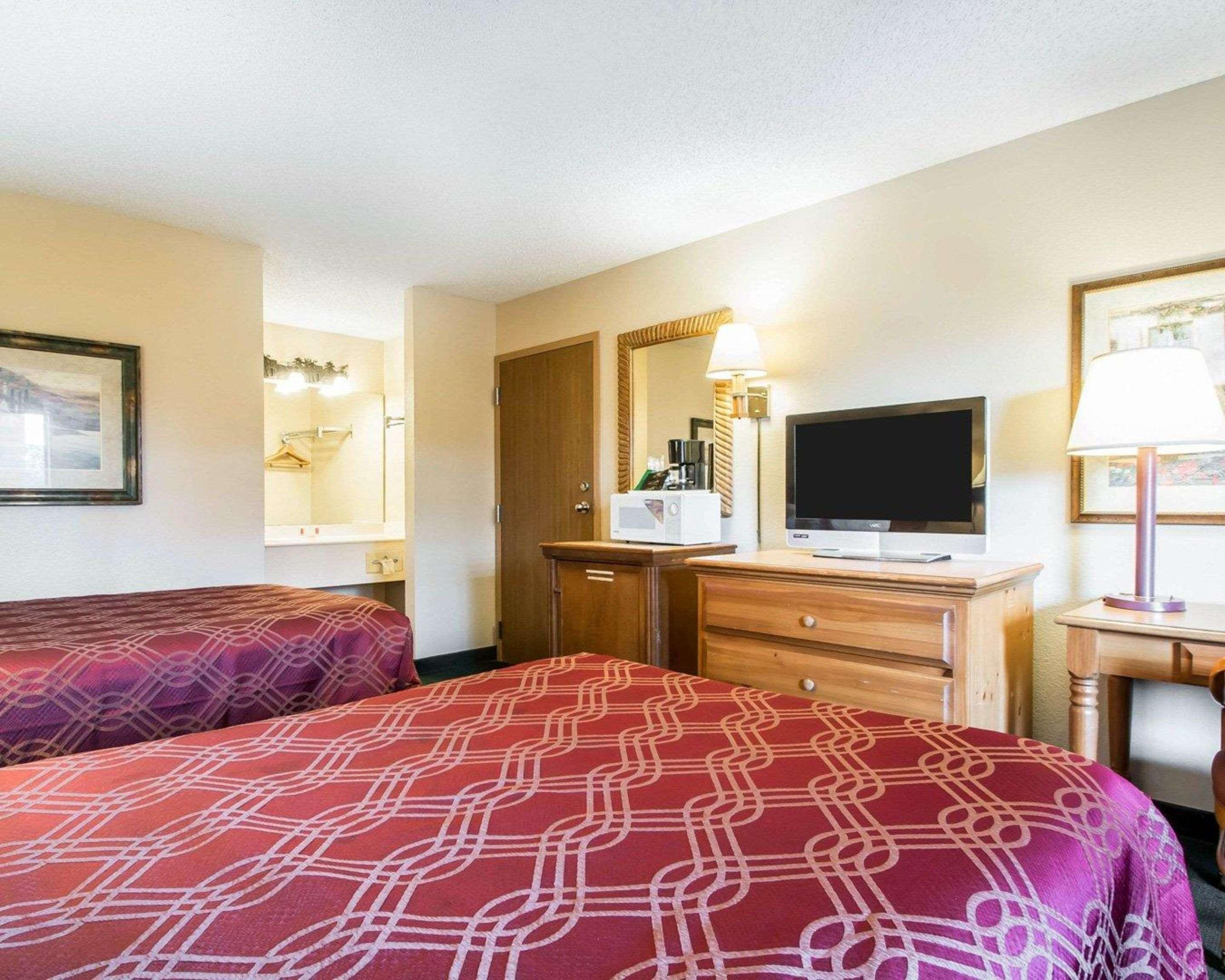 Econo Lodge Springfield I-44 Экстерьер фото