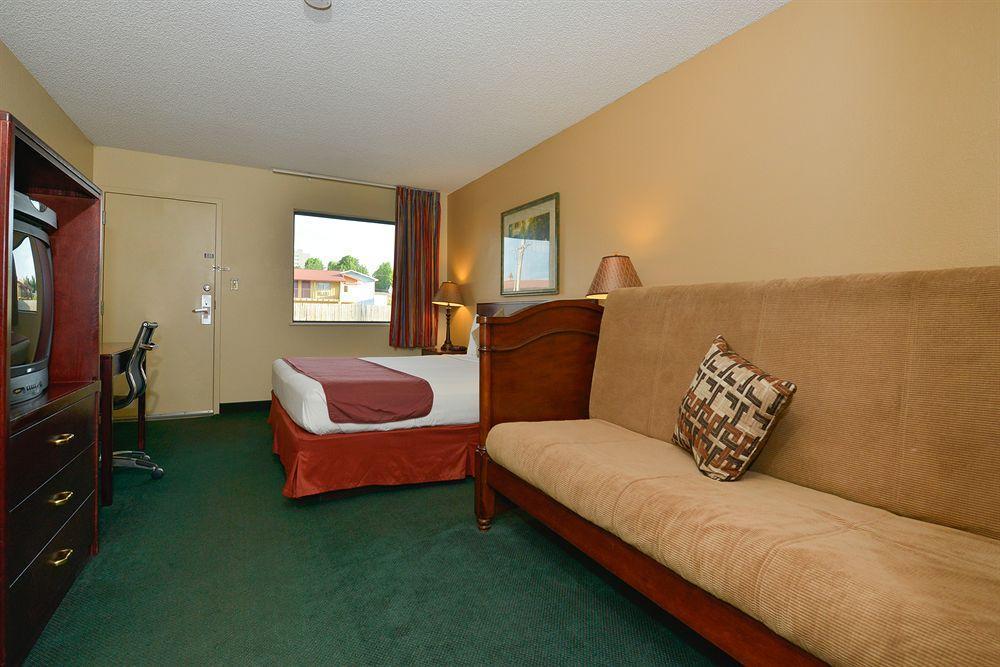 Econo Lodge Springfield I-44 Экстерьер фото